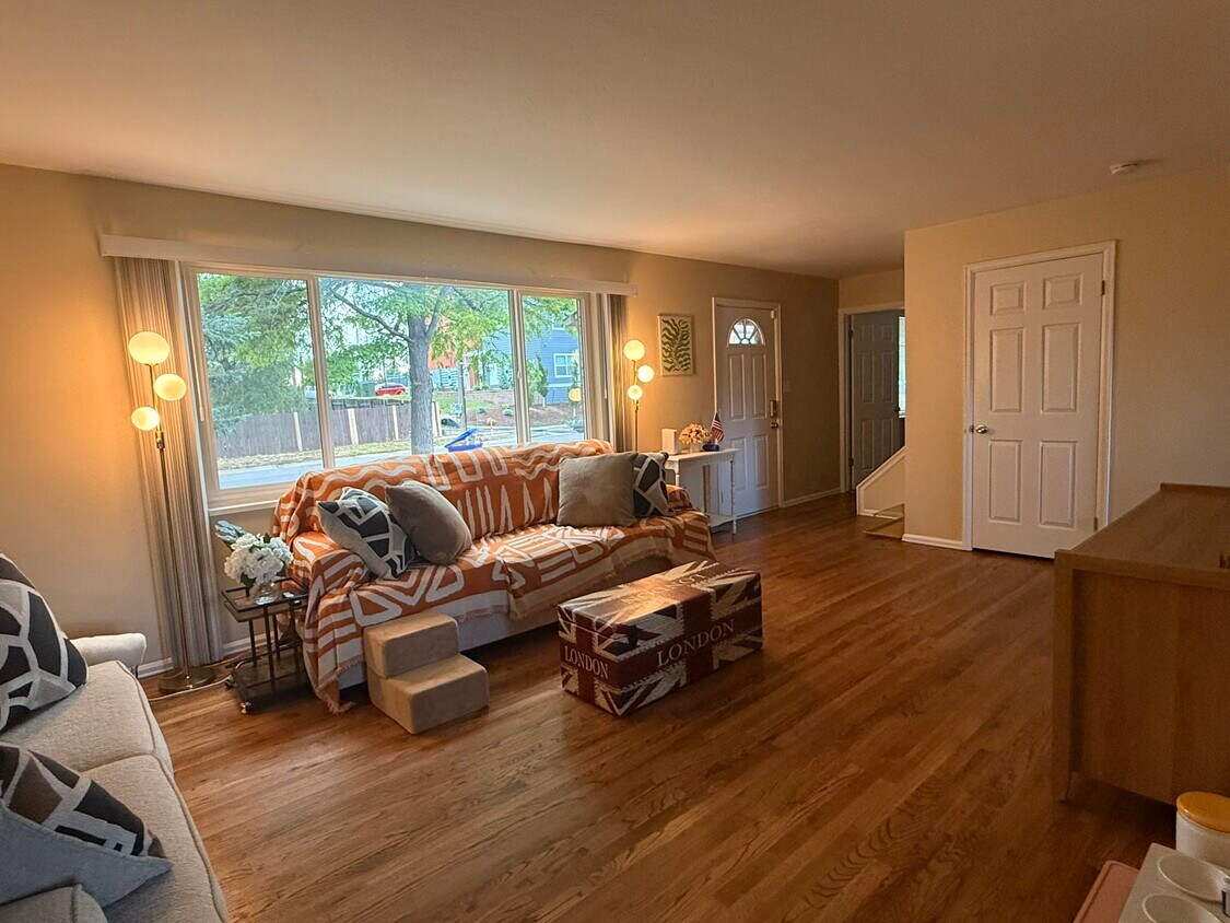 Foto principal - 1522 Rainier Dr
