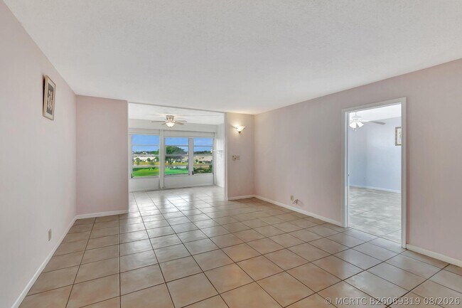 Foto del edificio - 14623 Bonaire Blvd