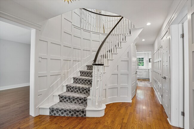 Photo du bâtiment - 1713 Phillbrook Crescent