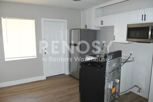 Building Photo - 3836 N 15th Ave
