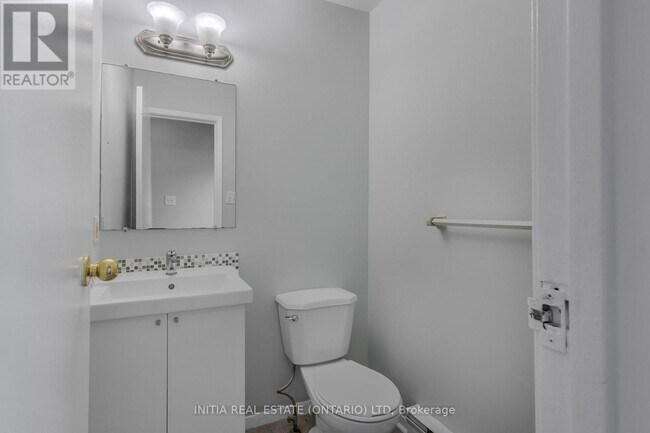 Photo du bâtiment - 550 Second St