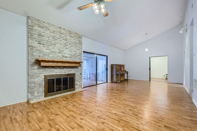 Foto del edificio - Charming 2BR/2 Bath Garden Home Great Location in San Antonio