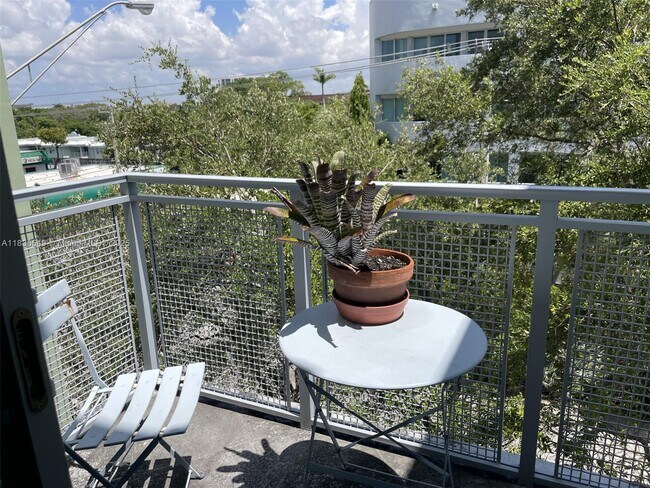 Foto del edificio - 3001 SW 27th Ave