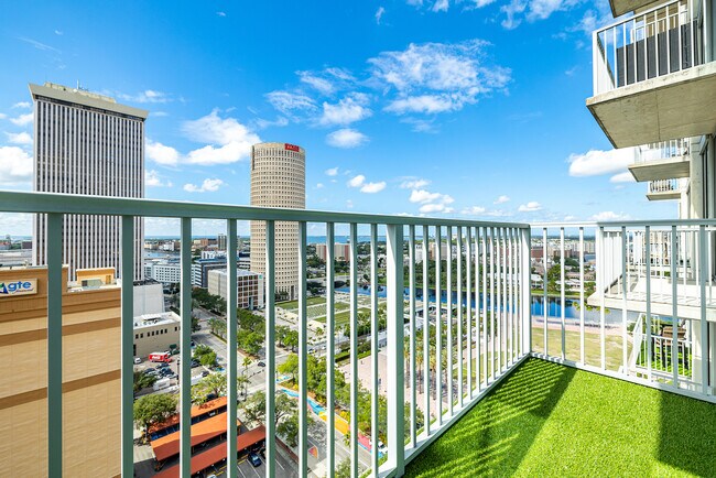 Foto del edificio - 777 N Ashley Dr