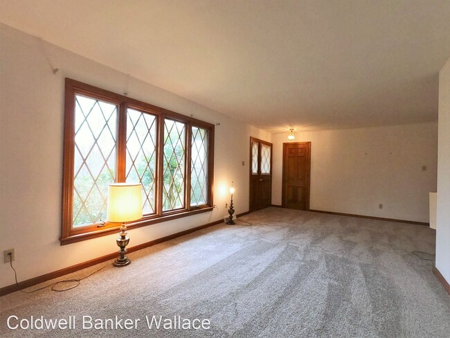 Building Photo - 4 br, 3 bath House - 2963 Meadowview Road