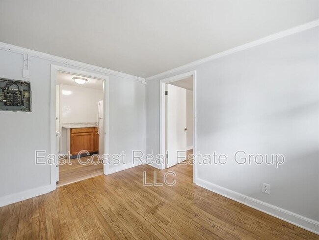 Building Photo - 430-R N Locust St