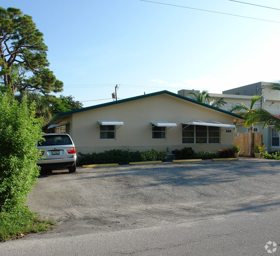 Building Photo - 409 SE 18th St