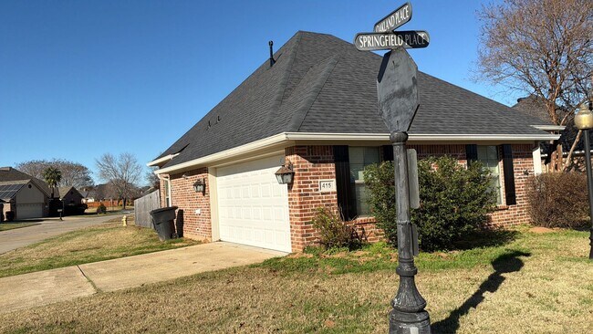 Foto del edificio - Lovely Home for Lease in Plantation Trace Garden Homes - Bossier City, LA 71112