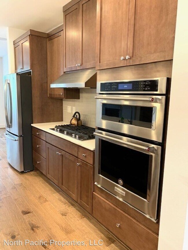 Building Photo - 3 br, 3.5 bath House - 901 W McGraw St #5