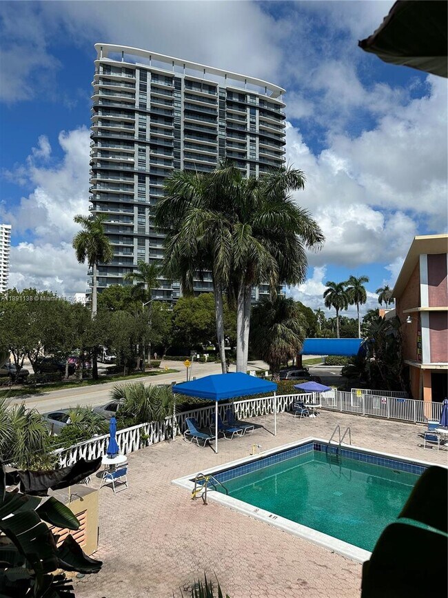 Foto del edificio - 26 Diplomat Pkwy