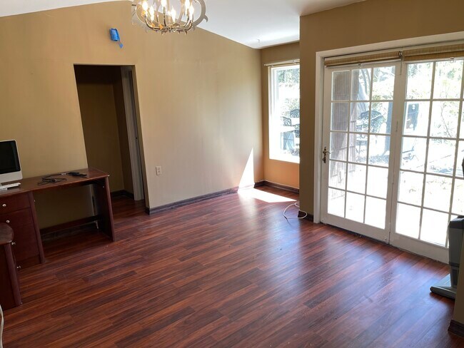 Foto del edificio - 24 Woodland Ln