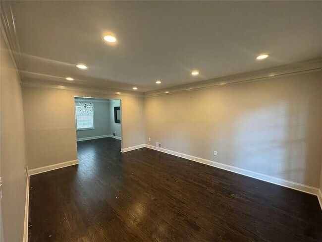 Building Photo - 6765 Lisa Ln