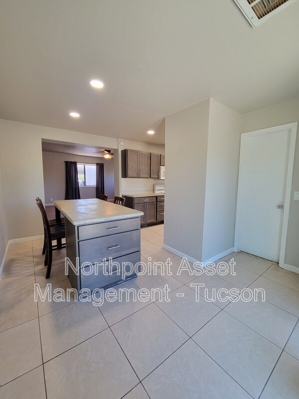 Foto del edificio - 2907 N Mountain Ave