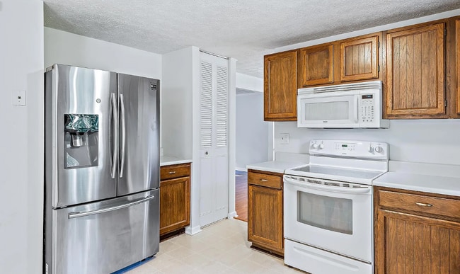 Building Photo - 132 Pearsall Ave