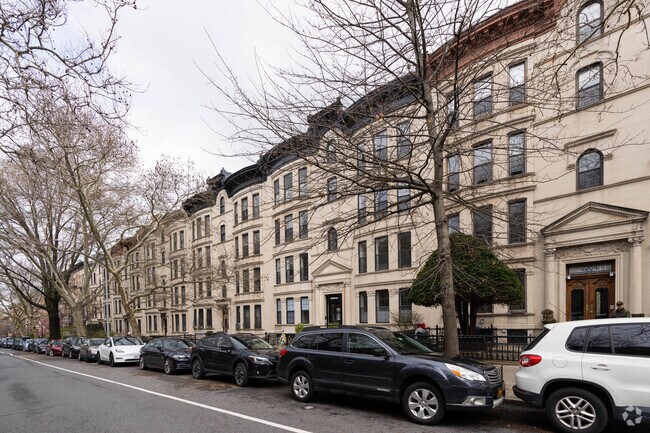 Building Photo - 453 3rd St