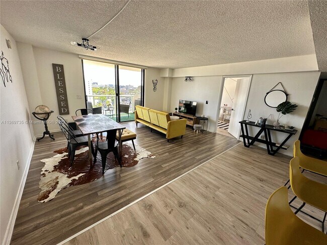 Foto del edificio - 13499 Biscayne Blvd