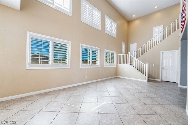 Building Photo - 2921 Bayliner Ave