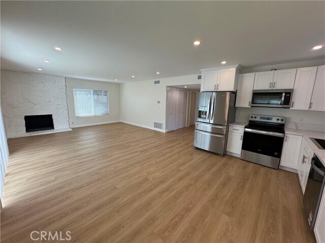 Foto del edificio - 1164 Raymond Ave