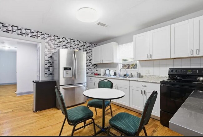 Foto del edificio - 1033 Palmetto Ave SW
