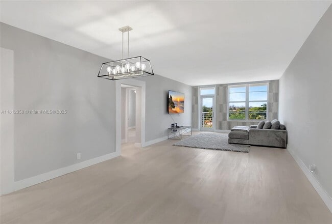Building Photo - 2851 S Ocean Blvd
