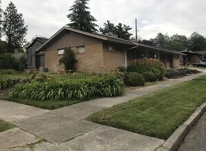 Building Photo - 107 E 16th Ave