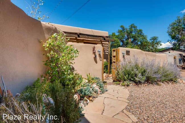 Building Photo - 1 br, 1 bath House - 1212 1/2 Canyon Road