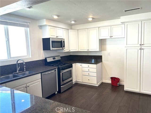 Building Photo - 4007 Cypress Ln
