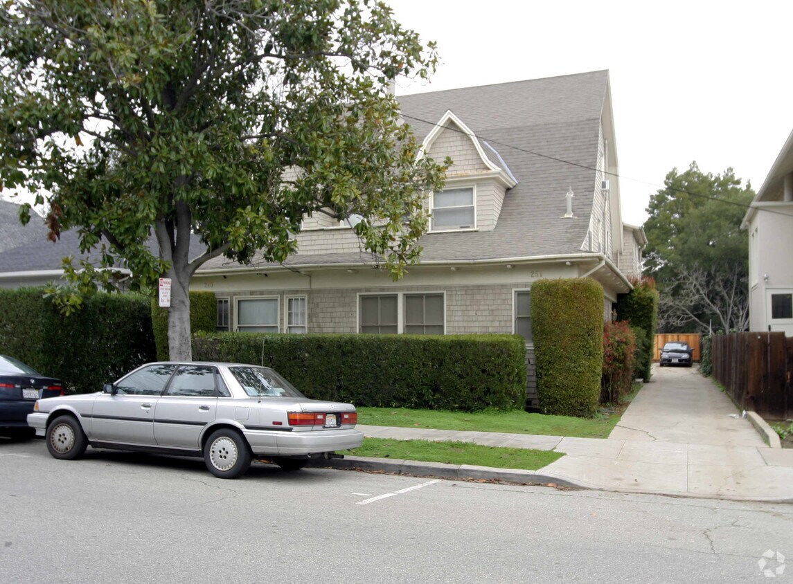 Primary Photo - 249 Emerson St