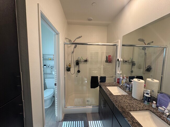 Foto del edificio - 5503 Sandcliff Ln