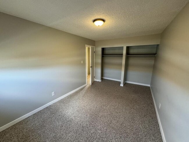 Building Photo - 3 bedroom in Grande Prairie AB T8V 4R8