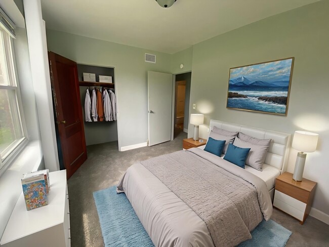 Building Photo - 806 Shire