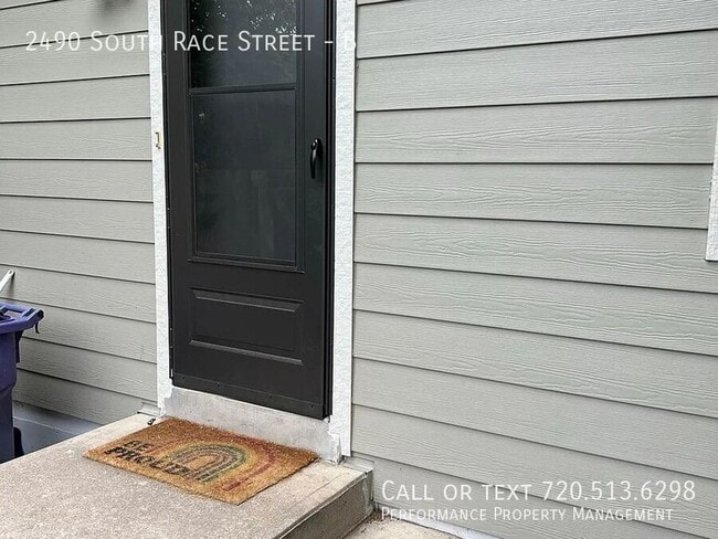 Building Photo - 2490 S Race St