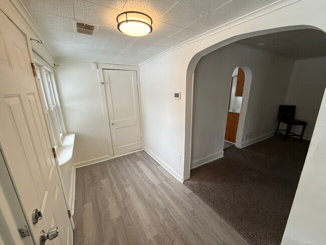 Foto del edificio - 8127 Hudson Ave