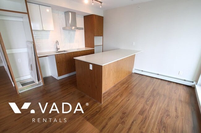 Building Photo - Tower Green At West 2 Bed Apartment Rental...