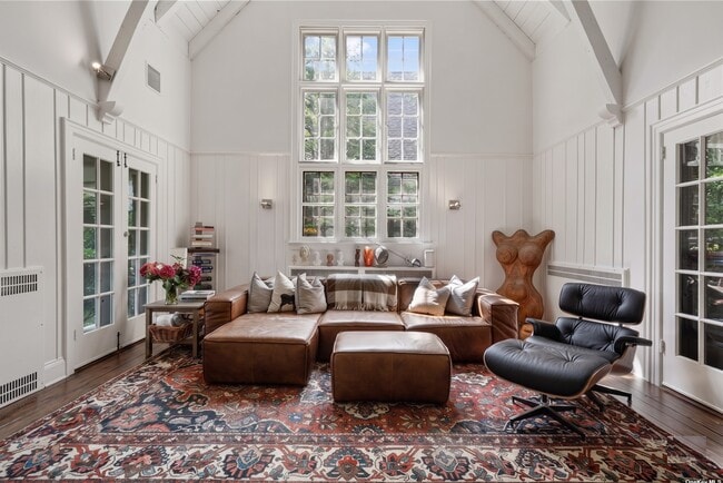 Photo - 224 Mamaroneck Rd (Scarsdale, NY) House