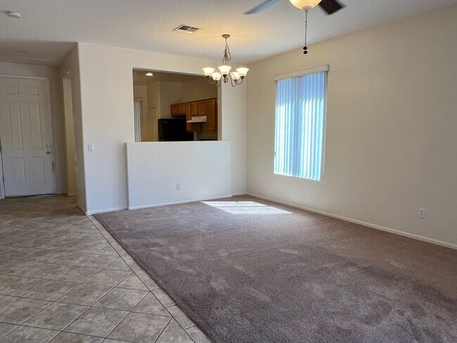 Foto del edificio - 3265 E Hampton Ln