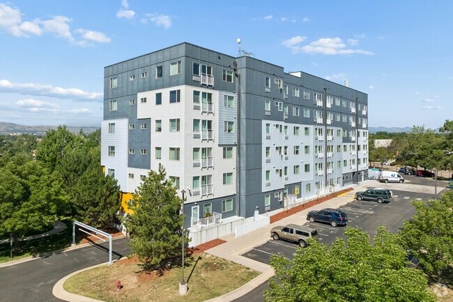Foto del edificio - The Residences at Creekside