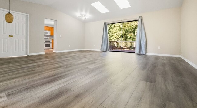 Foto del edificio - Stylish Fairwood Rambler with Modern Updat...