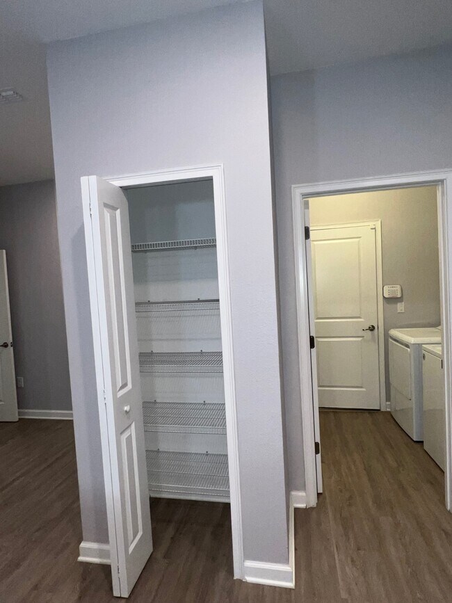 Foto del edificio - 3542 Fairwater Ct