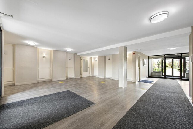 Photo du bâtiment - 1450 Sheppard Ave W