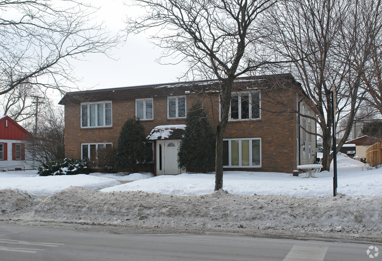 Building Photo - Kelly Apartments