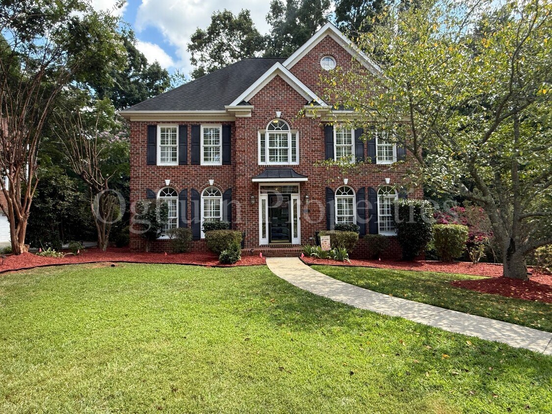 4BR/2BA/2-0.5BA Custom Home in Greenbrier ... - 4BR/2BA/2-0.5BA Custom Home in Greenbrier ...