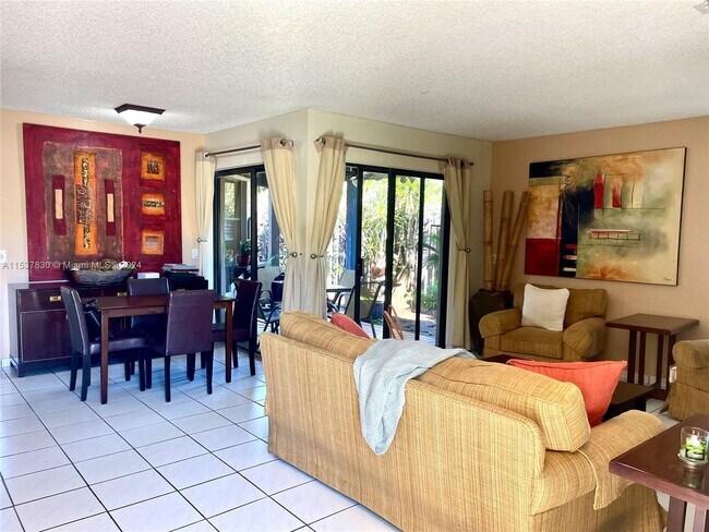Foto del edificio - 4840 SW 149th Ct