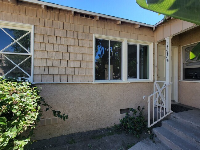 Foto del edificio - 13626 Leadwell St