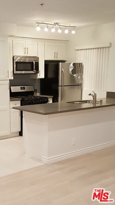 Foto del edificio - 1132 S Oakhurst Dr