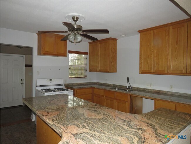 Foto del edificio - 2116 W Avenue D