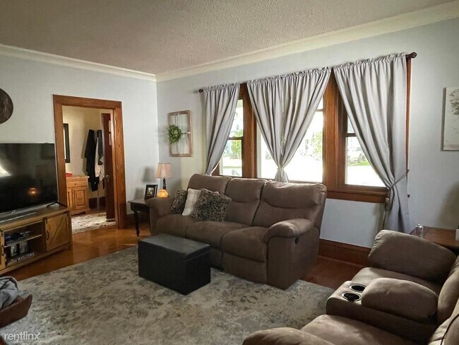 Foto del edificio - 3 br, 2 bath House - 1007 2nd Ave NW