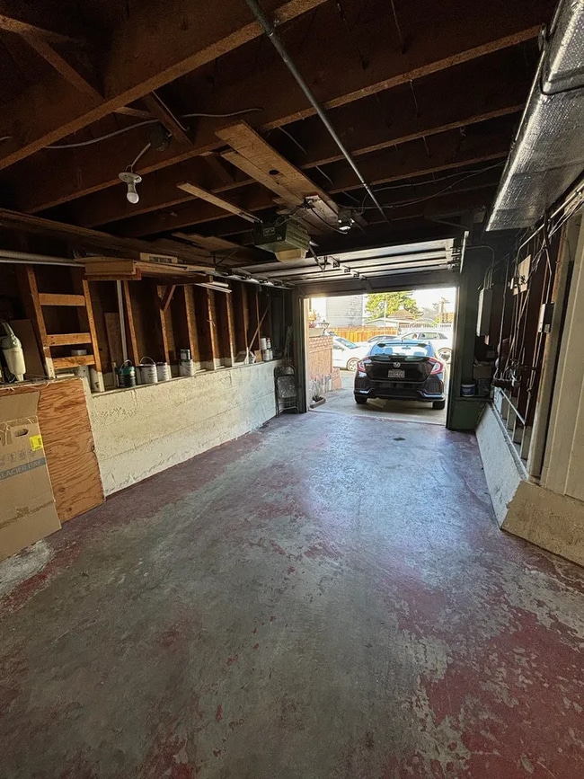 Building Photo - 207 Woodrow St