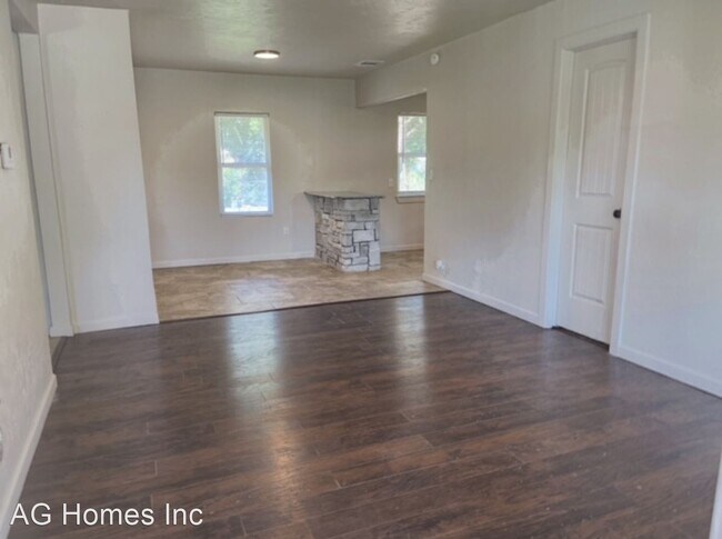 Foto del edificio - 2 br, 1 bath House - 2800 SW Murray Dr.