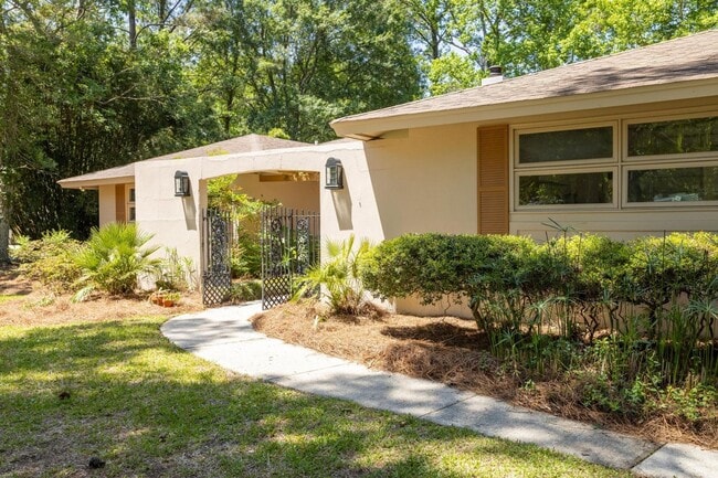 Building Photo - 3 Bedroom 2 Bath House in Snee Farm - Moun...
